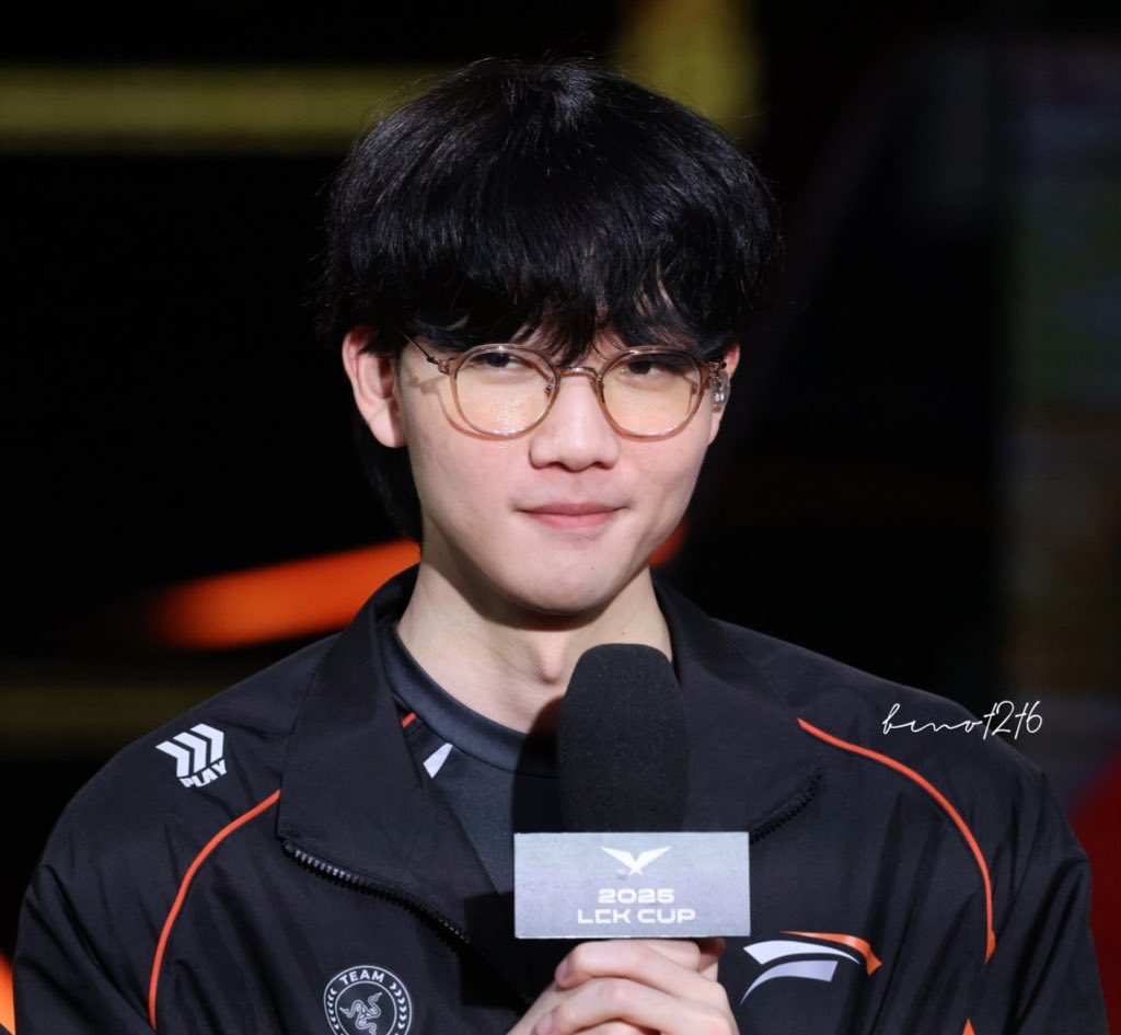 bmo1216's tweet photo. 02232025 LCK Cup HLE vs GEN
🐍😁!!
到賢開心我們就開心🥹🫶🏻

#Viper #바이퍼 https://t.co/WQlRfRAUyF