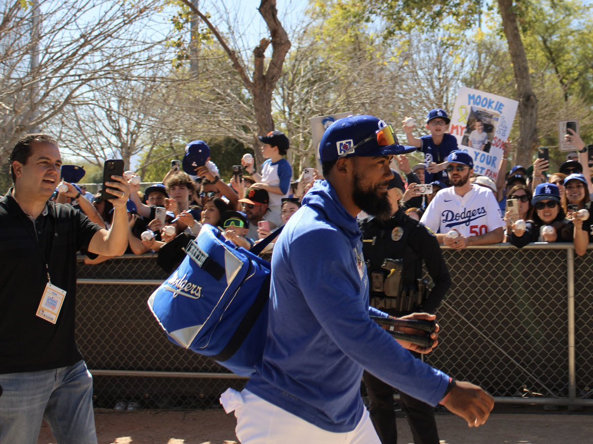 roblespan's tweet image. #DodgersST #CamelBackRanch #SpringTrainging #WSChamps #TeoscarHernandez
