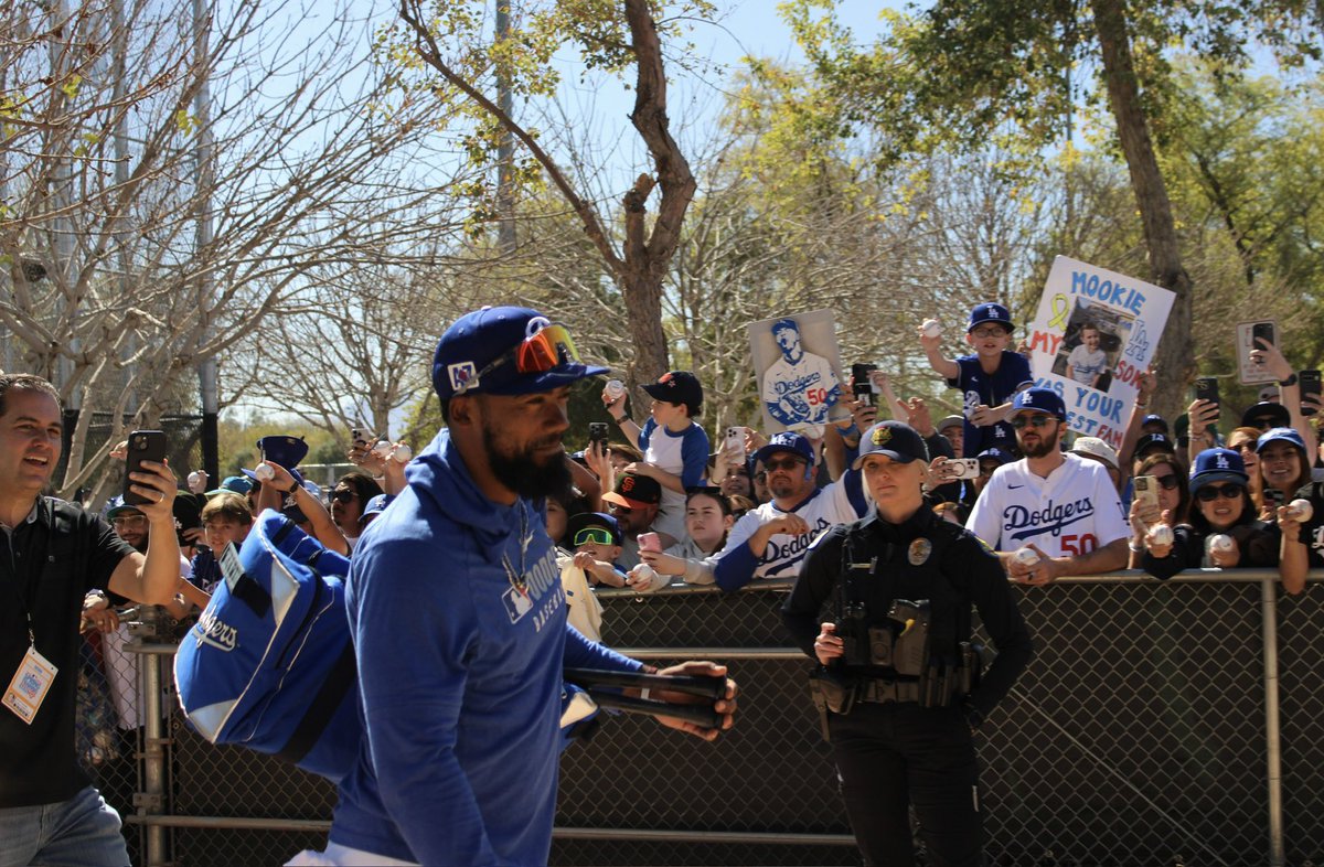 roblespan's tweet image. #DodgersST #CamelBackRanch #SpringTrainging #WSChamps #TeoscarHernandez