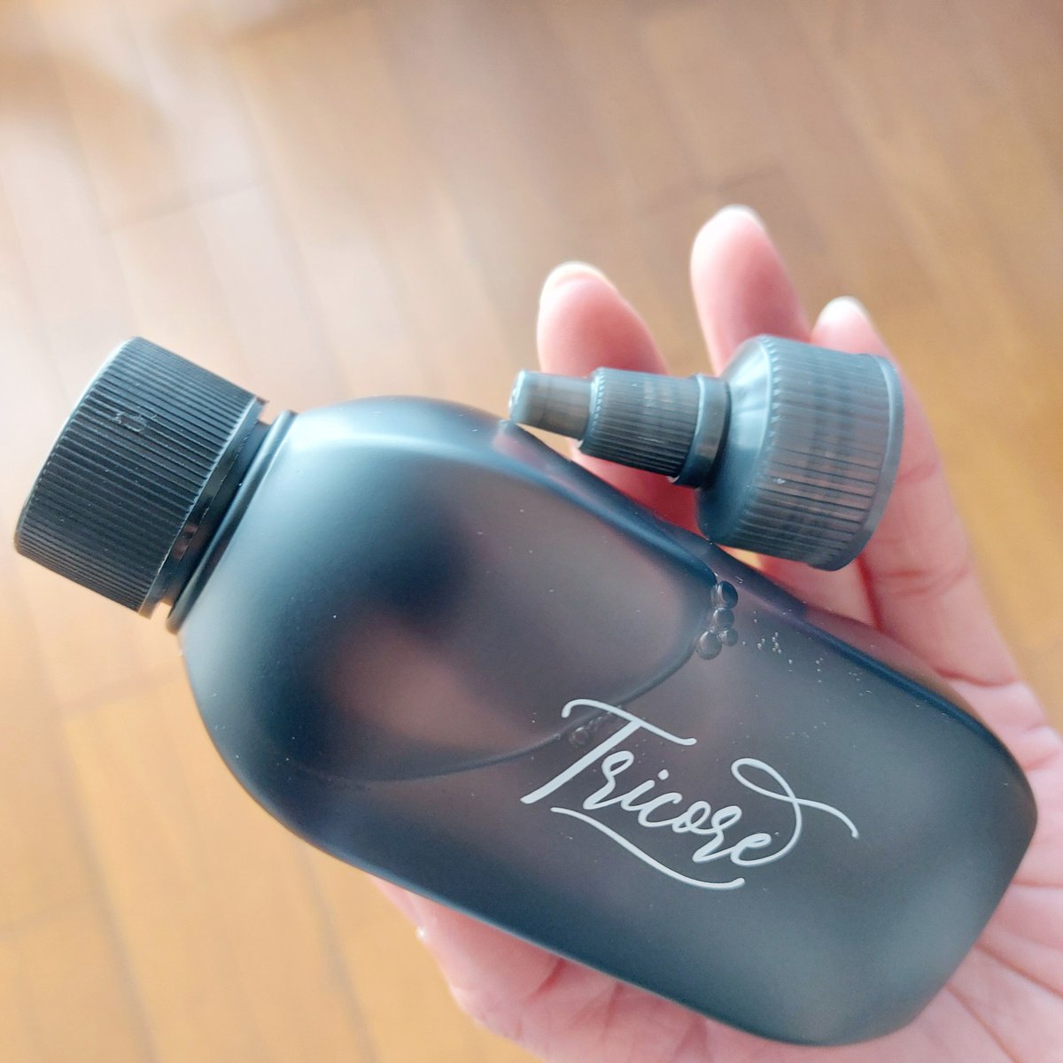 hinatagaoka's tweet image. 液体からクリーム状に変化しながらじんわりと温かくなる新感覚のトリートメントです。髪の保湿成分はもちろん、アミノ酸やたんぱく質などの美容成分も配合✨

Tricore
温感ヘッドスパトリートメント
5,390円(税込)

#PR #tricore #トリコレ #温感生トリートメント #トリコレでちゅるん髪 #韓国コスメ