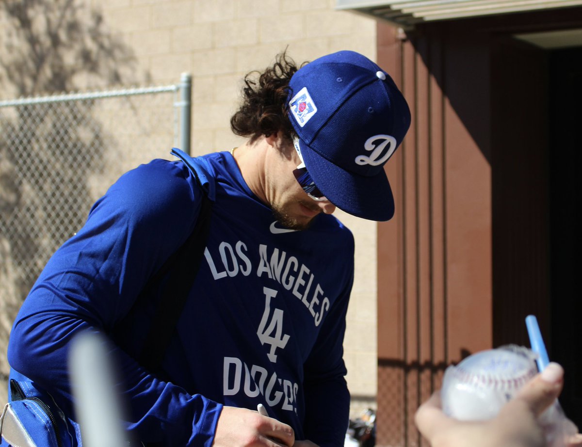 roblespan's tweet image. #DodgersST #CamelBackRanch #SpringTrainging #WSChamps #JamesOutman