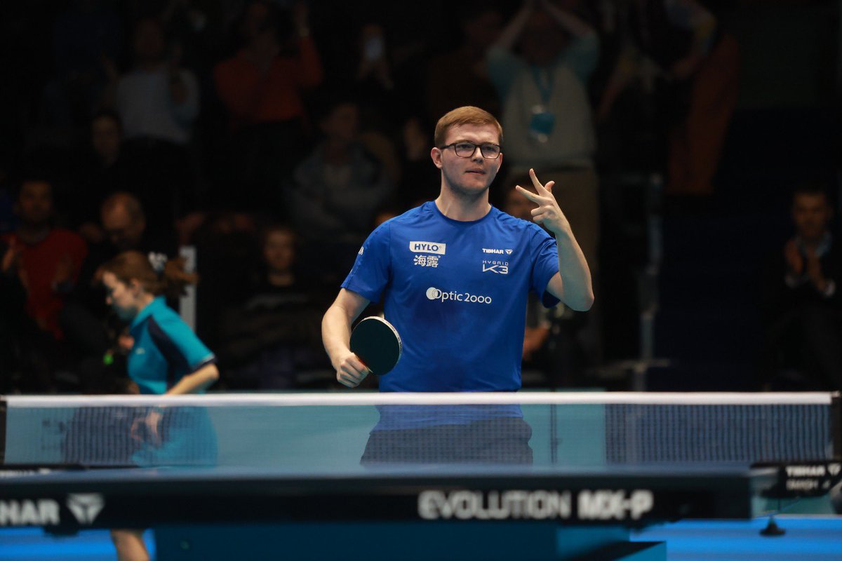 🤩🇫🇷ALEXIS LEBRUN SUR LE TOIT DE L’EUROPE !

🏆Champion d’Europe 2024 en simple
🏆Champion d’Europe 2024 en double 
🏆🆕TOP 16 européen 2025

Il est immense depuis quelques mois ! 🔥