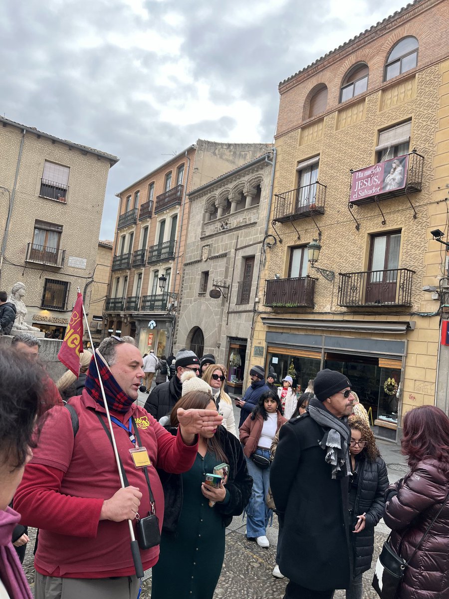 myperfectname's tweet photo. 🌍 El guía de turismo: ¿promotor de desarrollo o solo intermediario? El viernes pasado se celebró el #DíaDelGuíaDeTurismo, una fecha para reflexionar sobre su rol en el turismo rural:
🌱 ¿Cómo contribuyen a la resiliencia económica de las comunidades?
👩‍🌾 ¿Su labor fortalece al t? https://t.co/J7YFuMLYP0