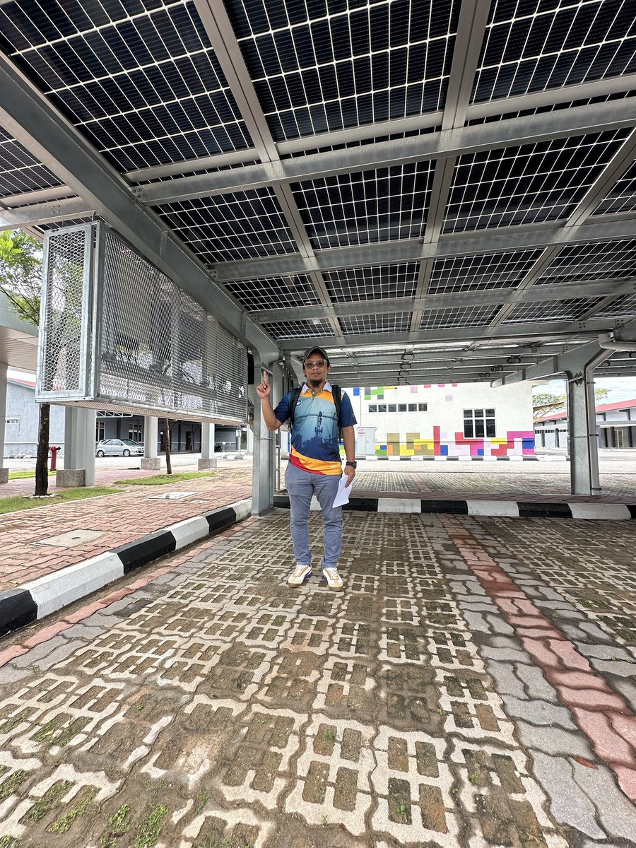 Quyyum84's tweet photo. 1 Hari Lagi 🍀

Melastarikan Bangunan Kerajaan Dengan Tenaga Hijau 💚
.
#solarpv
#sunenergy
#iamjkr https://t.co/vhff66r34T