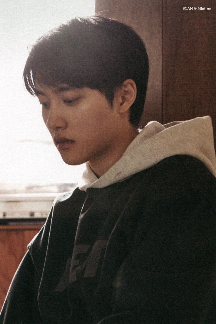 이혼하고 임신 사실 알게되는 백도

한경대병원 CS 전문의 백과 NS 레지던트 3년차 도. 인턴시절부터 이어진 기나긴 결혼생활의 끝, 이혼도장을 찍고 나서야 애가 생긴 걸 알게됐다.
문제는 백이 도의 임신사실을 다른 사람에게 들어서 알게된 것에서부터 시작하는데