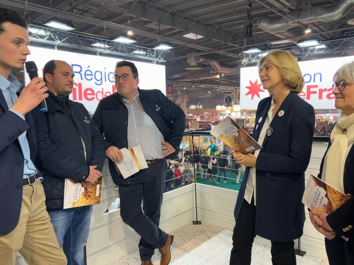 JA RĂ©gion IDF (@jaregionidf) on Twitter photo Cette aprĂšs-midi, prĂ©sentation du livre blanc de lâagriculture francilienne Ă <a href="/vpecresse/">ValĂ©rie PĂ©cresse</a> par les rapporteurs du Conseil de lâagriculture francilienne <a href="/ArnoultFrederic/">FrĂ©dĂ©ric Arnoult</a> et <a href="/C_Parent_/">Christophe Parent</a> đđŸ
<a href="/TorpierC/">Torpier</a> <a href="/iledefrance/">RĂ©gion Ăle-de-France</a> <a href="/VLacroute/">ValĂ©rie Lacroute</a> <a href="/FrseaIDF/">FRSEA Ile de France</a> <a href="/GreffinDamien/">Damien GREFFIN</a> <a href="/AgriAvenir/">Lefort Guillaume</a> <a href="/DROMIGNY/">DROMIGNY</a> <a href="/CAIDF/">Chambre d'agriculture de RĂ©gion IDF</a> Cette aprĂšs-midi, prĂ©sentation du livre blanc de lâagriculture francilienne Ă <a href="/vpecresse/">ValĂ©rie PĂ©cresse</a> par les rapporteurs du Conseil de lâagriculture francilienne <a href="/ArnoultFrederic/">FrĂ©dĂ©ric Arnoult</a> et <a href="/C_Parent_/">Christophe Parent</a> đđŸ
<a href="/TorpierC/">Torpier</a> <a href="/iledefrance/">RĂ©gion Ăle-de-France</a> <a href="/VLacroute/">ValĂ©rie Lacroute</a> <a href="/FrseaIDF/">FRSEA Ile de France</a> <a href="/GreffinDamien/">Damien GREFFIN</a> <a href="/AgriAvenir/">Lefort Guillaume</a> <a href="/DROMIGNY/">DROMIGNY</a> <a href="/CAIDF/">Chambre d'agriculture de RĂ©gion IDF</a>