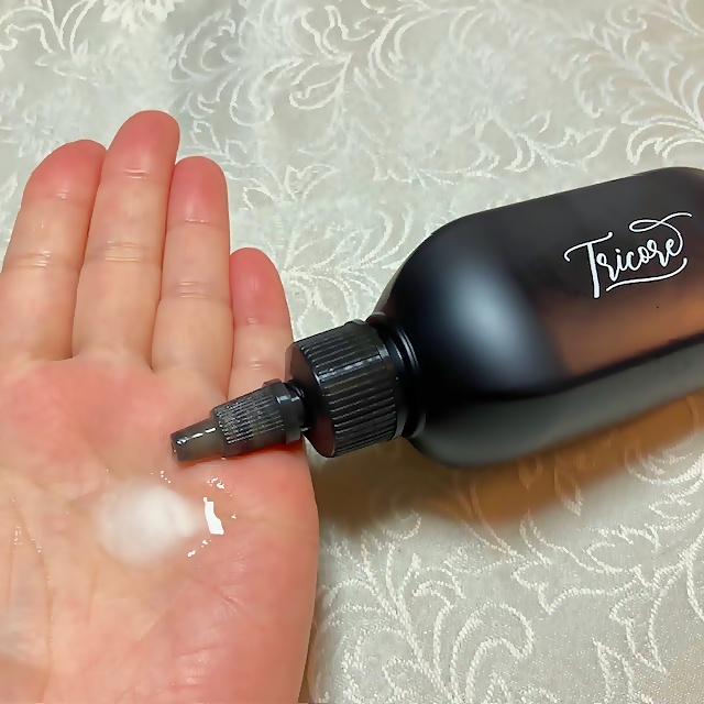 tealife8778's tweet image. 液体からクリームに変わる新感覚の生トリートメント「Tricore温感ヘッドスパトリートメント」

乾燥でパサつきが気になるこの時季ですが濃密パックをした感じで、髪はしっとりとした使い心地で大のお気に入り！

#PR　#tricore　#トリコレ　#温感生トリートメント　#トリコレでちゅるん髪　#韓国コスメ