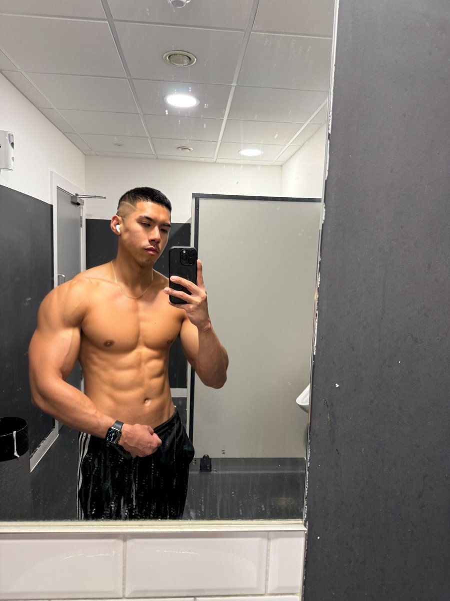 sundays are for submitting ur holes