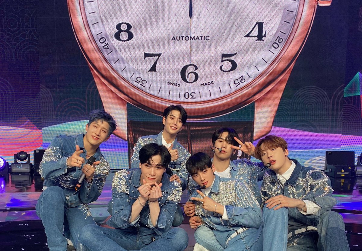 223_ASTRO_'s tweet photo. おめでとう✨
ずっとずっと大切で大好きだよ🍀

#아스트로_9주년_세상끝까지_함께해
#아름답고_찬란한_아스트로_9주년 https://t.co/1CBDpswsWT