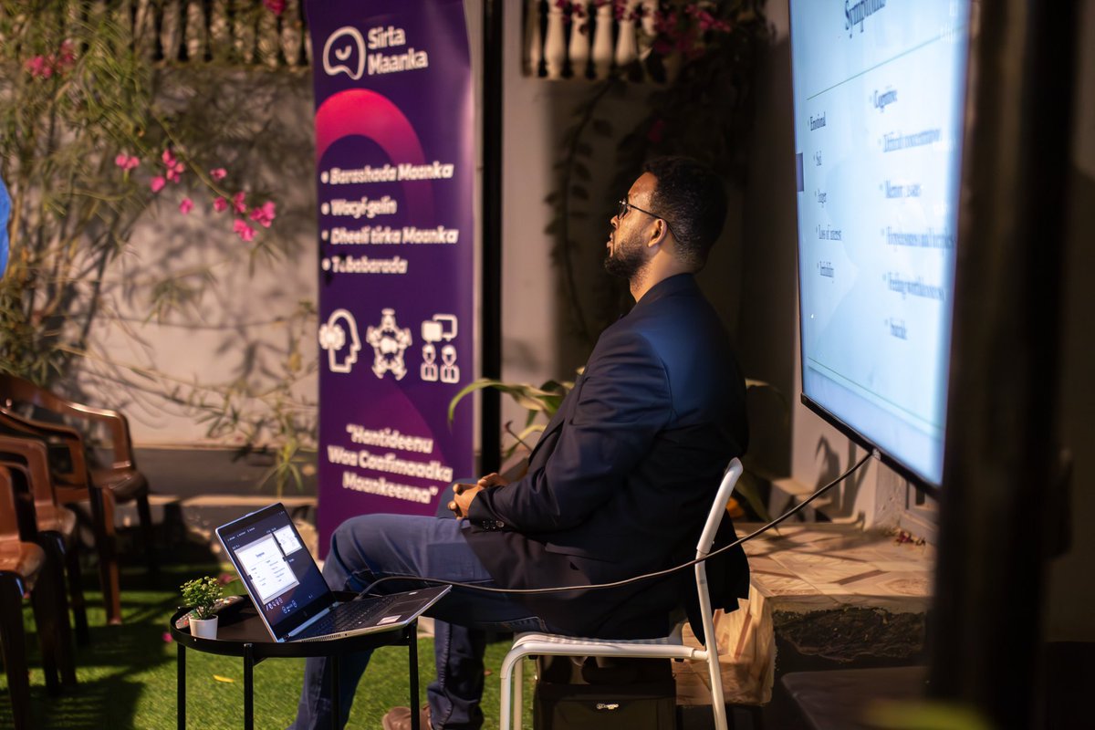 AsmaDhamac's tweet photo. We marked a milestone by starting the mental health conversation amongst men.. #alhamdulilah 
‘Real strength is opening up. Let’s talk about men’s mental health’ 

📸 @veinte_creation 🙌🏽 

Special Thanks to #drabdifatah
#BreakTheStigma #MensMentalHealthMatters #sirtamaankacenter https://t.co/nrQ79cQVka