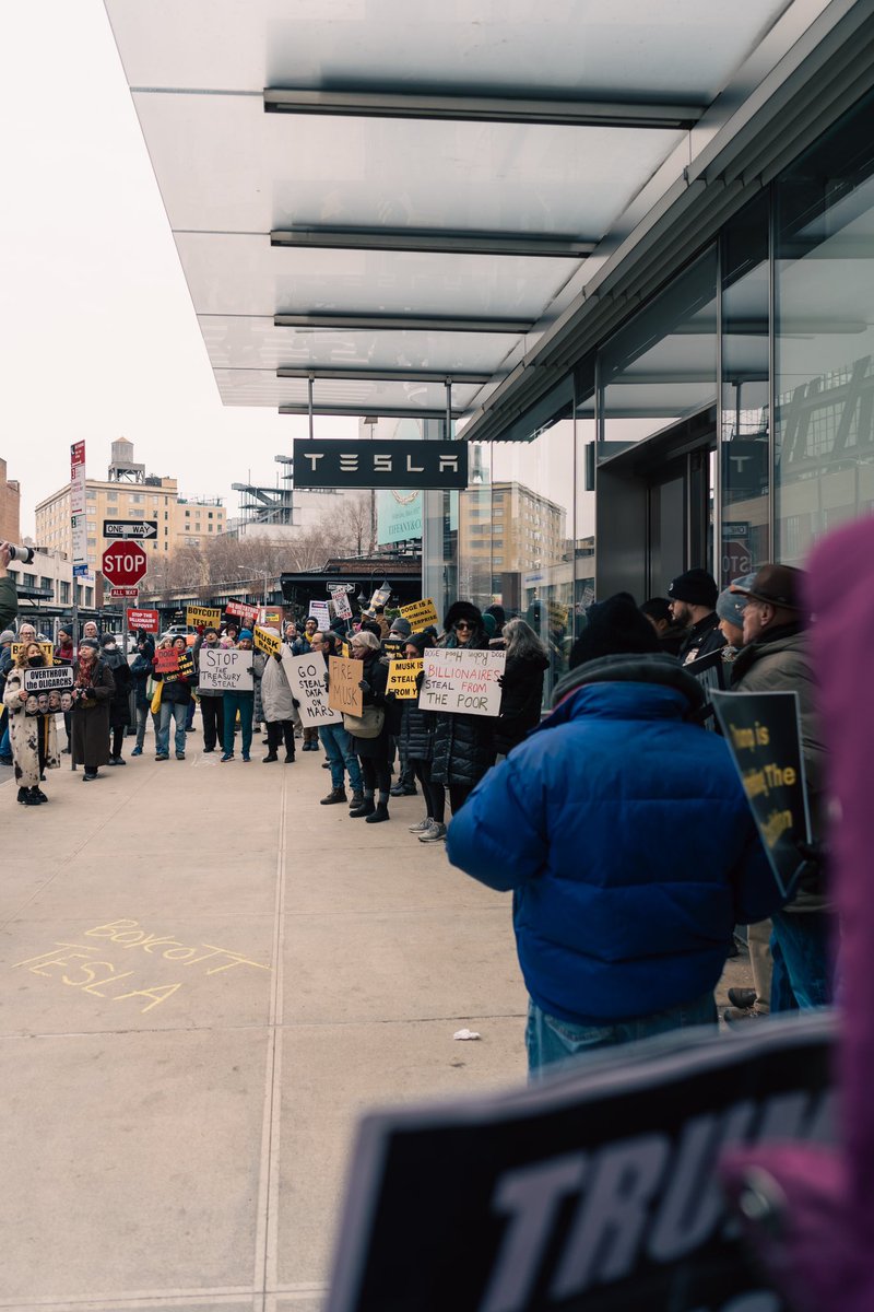 photo_sanchez's tweet image. Boycott Tesla Protest in NYC. 
#BoycottTesla #ElonMusk #stopthecoup