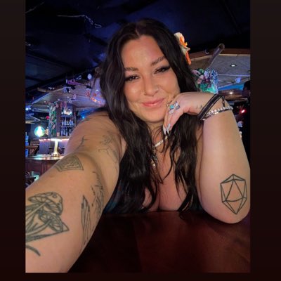 Ravebaebae3317's tweet photo. #NewProfilePic https://t.co/iqyM6yU8oq