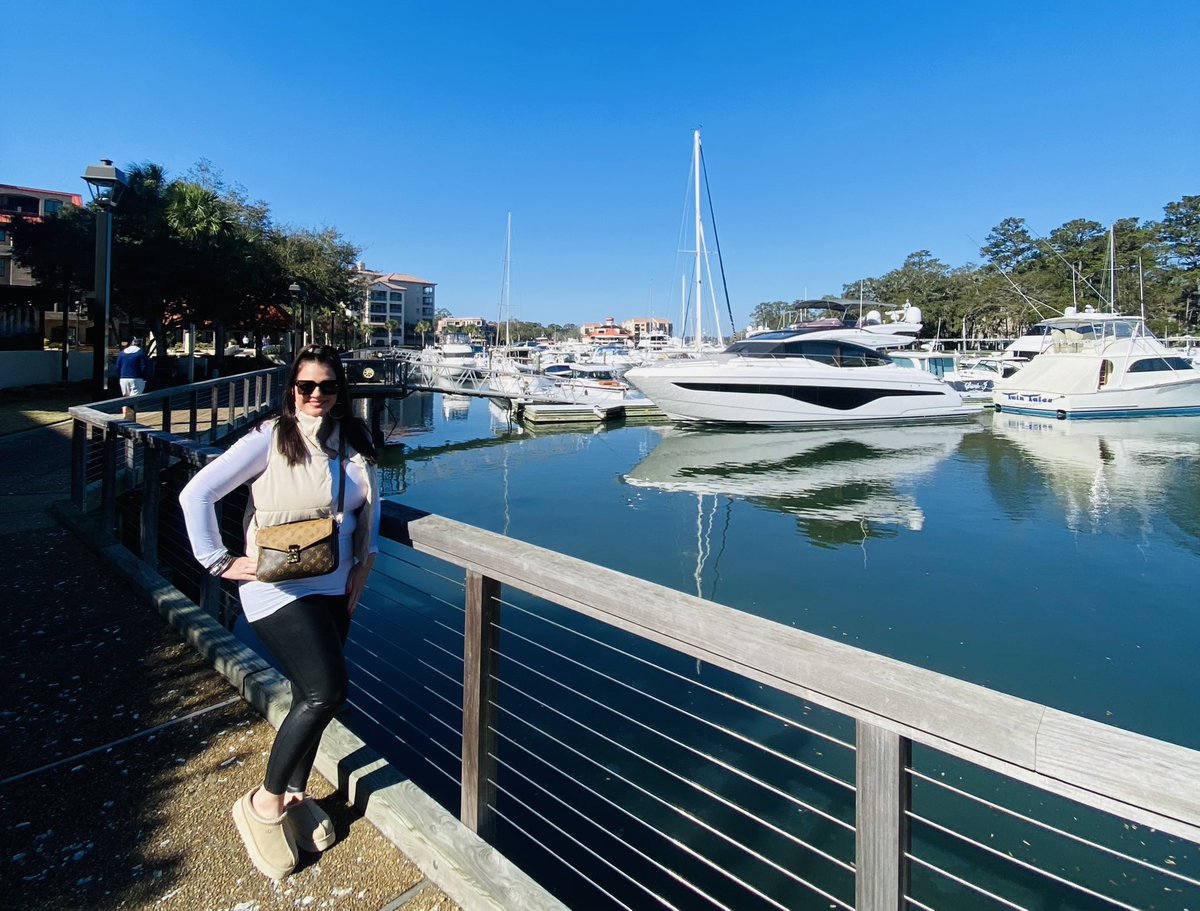 SummerPeavy's tweet photo. Valentine’s Day fun at Hilton Head Island, SC 🏝️🥰❤️🌹🎁@TownofHHI https://t.co/QA9fJHWJcN