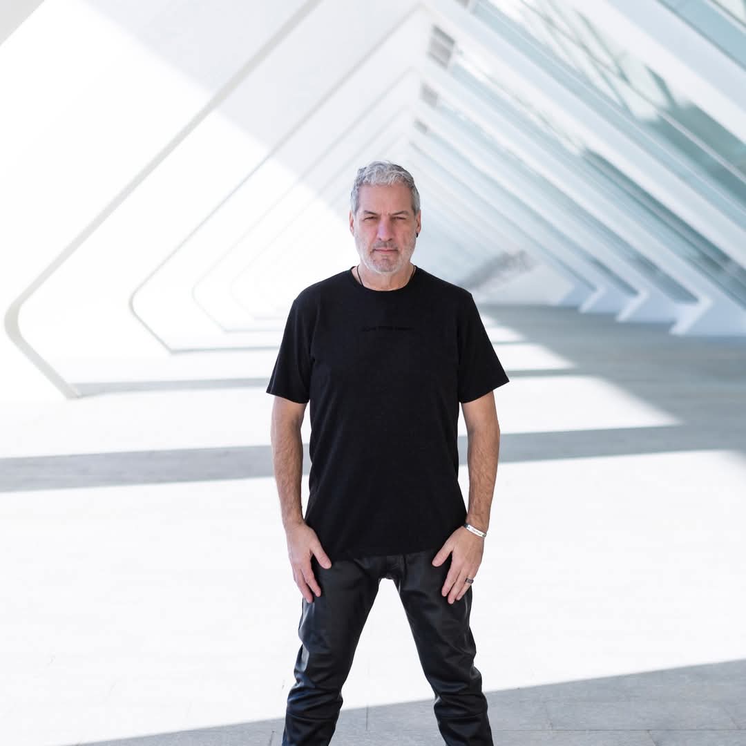 El 27 de febrer en el marc del XV Musikagileak 2024-2025: Circuito de Música Contemporánea (Donostia - San Sebastián), Juanjo Guillem interpretarà la meua obra "Narrativas efímeras en un laberinto líquido" (2023). 

Molt agraït a Juanjo Guillem.
kulturklik.euskadi.eus/evento/2025/02…