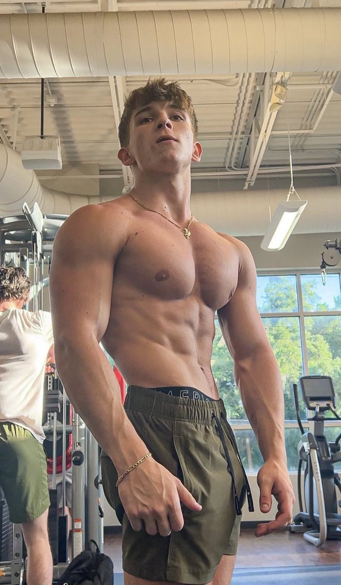 manlyfetish's tweet photo. its ok to hate niggərs, all white men do 💪🏻 https://t.co/IhEKAa1Nui