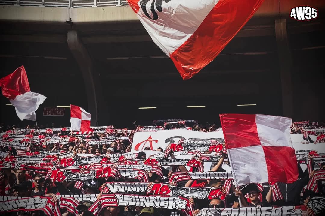 TeamCA_Officiel's tweet photo. 🅾🅽 🅲🆁🅾🅸🆃 🅴🅽 🆅🅾🆄🆂 ✌️
#CAOB | #TeamCA 🔴⚪ https://t.co/w9KOxak2Qc