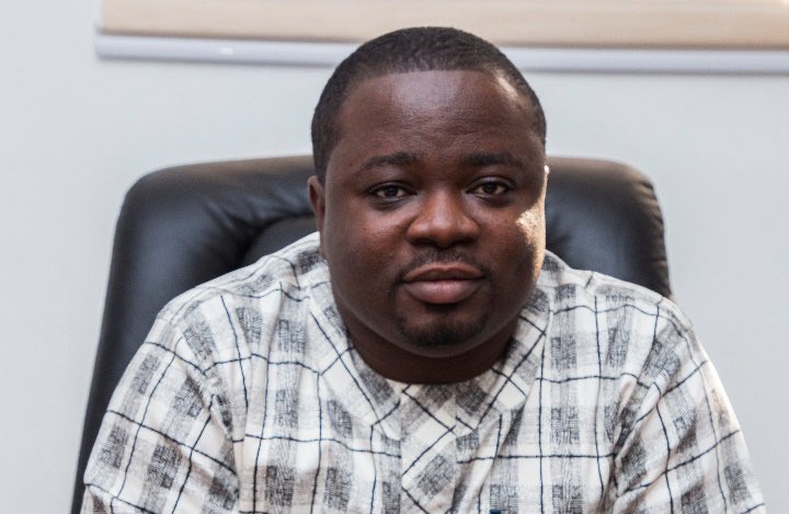 Thevokofficial's tweet photo. 📍📍BREAKING NEWS📍📍

Former National Service Authority Deputy Director, Kwaku Ohene Gyan has been arrested over ghost names scandal❗👀

Stay tuned✅ https://t.co/4mBwHVfHVB