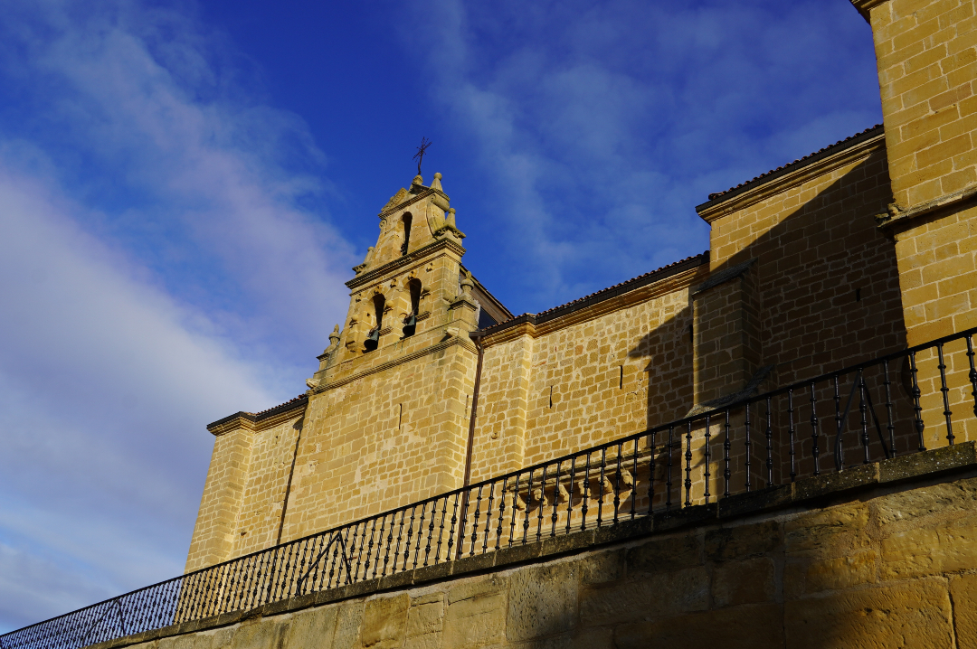 🏡 "Construir vivienda solo en las ciudades es desperdiciar una oportunidad", advierte Dani García, alcalde de #Labastida. Reclama más inversión para frenar la despoblación.
🍷 Crisis del vino 👉 zuk.eus

#RiojaAlavesa #Despoblación #ViviendaRural