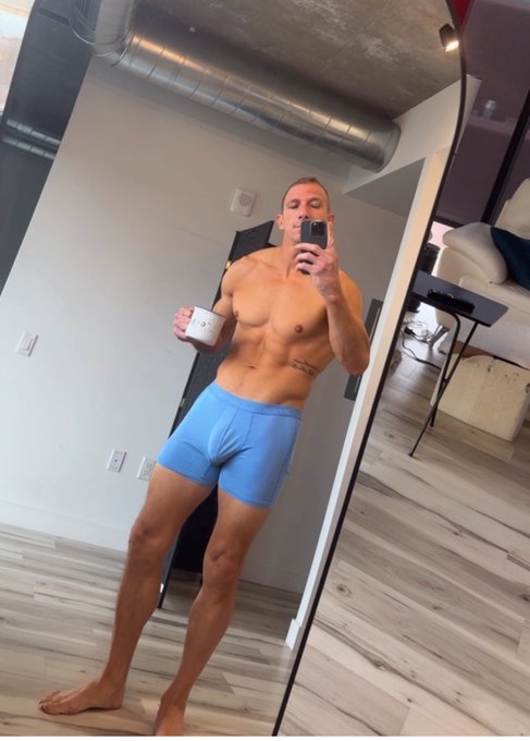 Watch Brody Biggs 🇨🇦's leaked NSFW photo on TwXstars