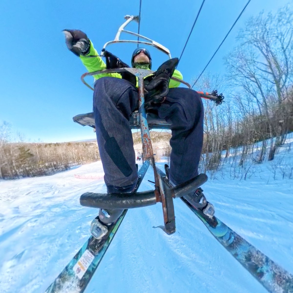 Some would say this is just posting some #selfies. Others might say that I'm indulging in narcissism. Either way, dig these photos from yesterday. #ski #skier #skiing #snowboard #snowboarding #skiboards #skiboarder #skiboarding #skiingisfun