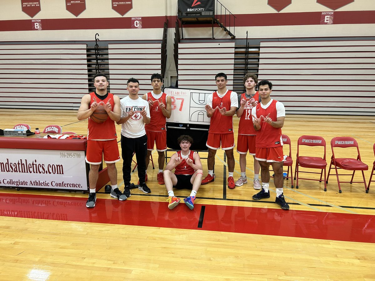 FriendsMBB's tweet photo. Freddy bowl final: 
Team QB: 87 

Team CT: 82 

Mason Anderson leads all with 27 #Talonsup https://t.co/nyT6fx9dMA