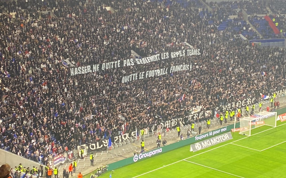 Les #BadGones ont aussi passé un message sur Nasser Al-Khelaïfi. #OLPSG