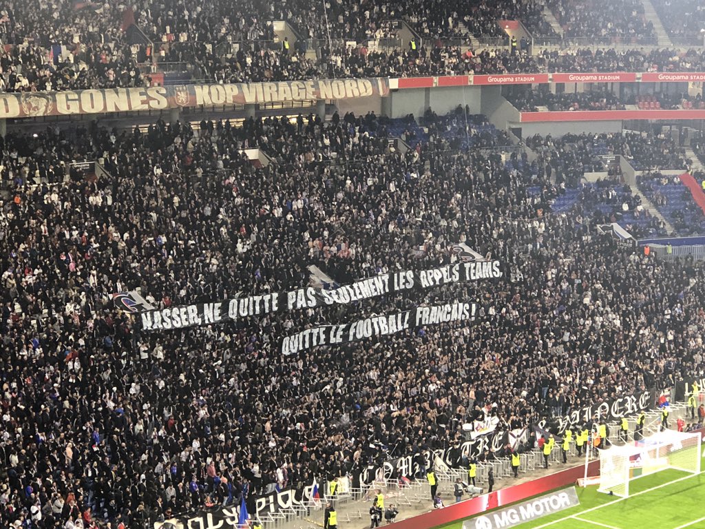 Jérémy Laugier (@jeremylaugier) on Twitter photo Les virages sud et nord enchaînent les banderoles à destination de Nasser Al-Khelaïfi et du Qatar, avec mots doux scandés pour accompagner le tout. #OLPSG Les virages sud et nord enchaînent les banderoles à destination de Nasser Al-Khelaïfi et du Qatar, avec mots doux scandés pour accompagner le tout. #OLPSG