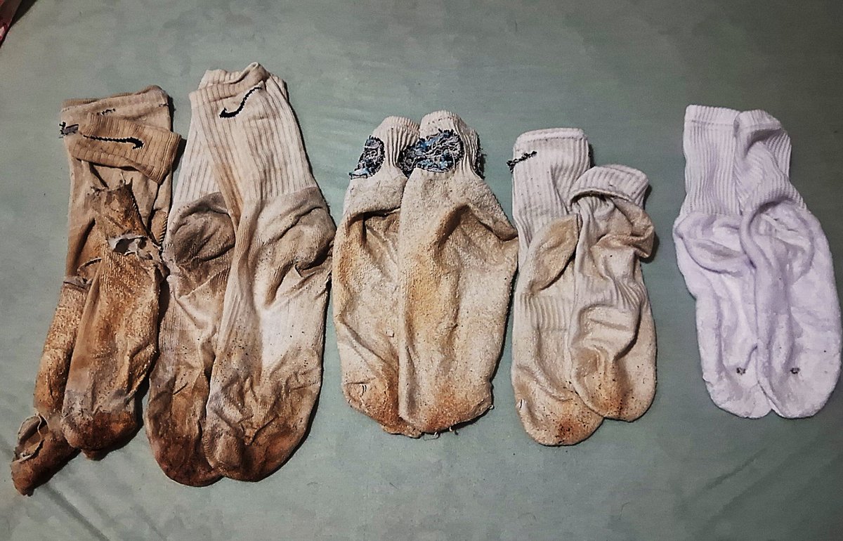 Minha pequena coleção de meias chulezentas!
My little collection of stinky socks!
🧦🔥🧀🐽
#stinkysocks #smellysocks #dirtysocks #sweatysocks #sniffmysocks #sockfetish #chule #chulezao #chuledemacho