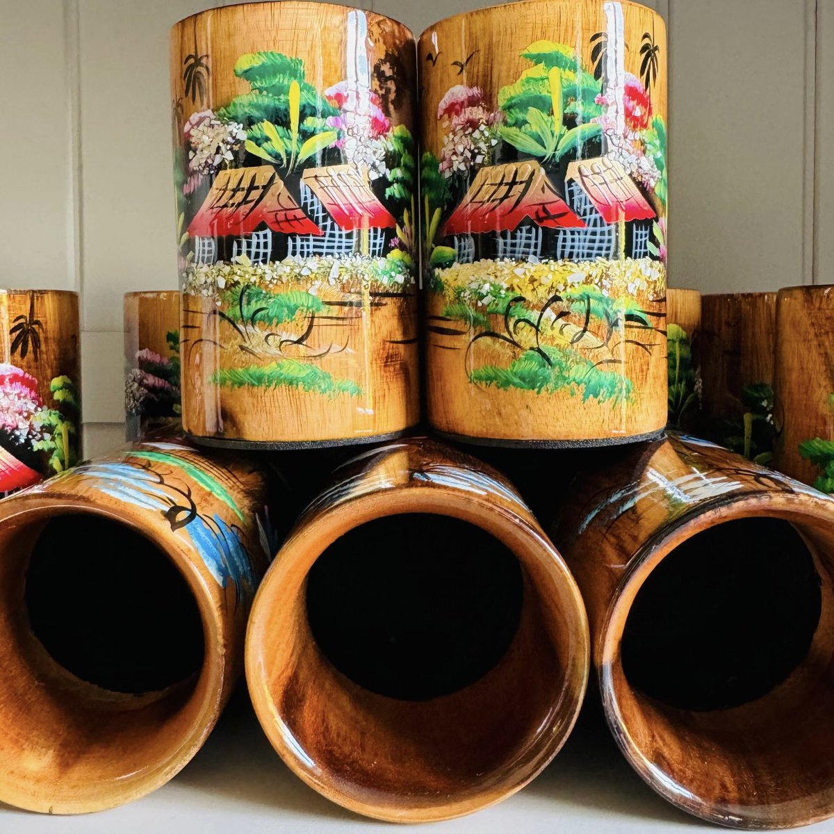 HandCrafted_Uk's tweet photo. Add a touch of charm to your desk with this handmade flower and pen pot! Perfect for organizing your pens, pencils, or brushes while brightening up your workspace.🌿💐🏺
https://t.co/4DqiV05PtA

#HandmadeDecor #PenPot #DeskOrganization #FlowerPot #WorkspaceStyle #gifts https://t.co/4DONrTxPwv