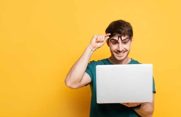 christianVASSE's tweet image. Les valeurs fondamentales du secteur de l&apos;assurance sont la confiance et la sécurité 👥 

La performance de la relation clients est un levier stratégique prioritaire et majeur pour tous les acteurs du secteur.

➡️ lassuranceenmouvement.com/2025/01/20/ass…

#RelationClients #Confiance