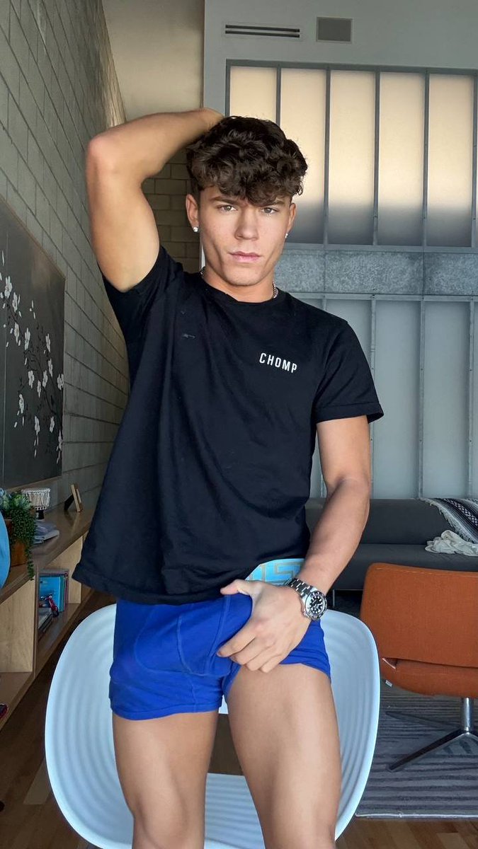 F*CK IT sending  🌶  pics to everyone who says hi