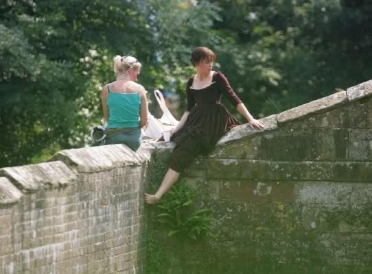 TheCinesthetic's tweet photo. BTS of pride &amp; prejudice, 2005 https://t.co/XSyjnO5V0j