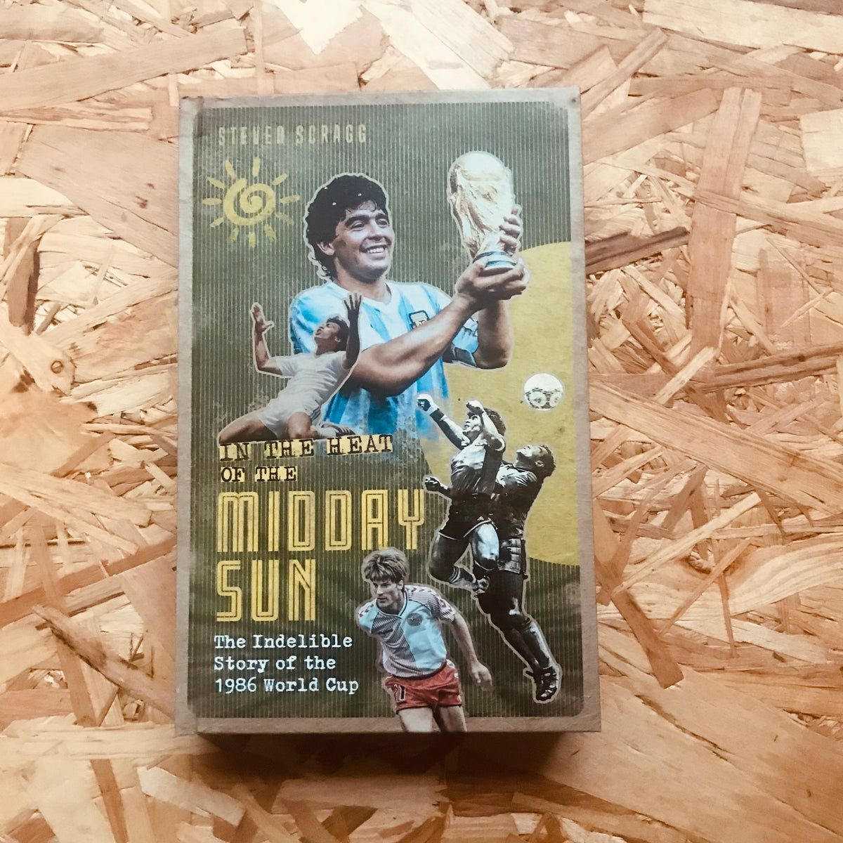 StanchionBooks's tweet photo. 𝐑𝐄𝐒𝐓𝐎𝐂𝐊 | IN THE HEAT OF THE MIDDAY SUN by @Scraggy_74
 
A love letter to the 1986 World Cup - a tournament viewed via the shimmering satellite images of an age before the dawn of high-definition coverage.

@PitchPublishing

🛒 https://t.co/1V22PaKzaf https://t.co/v0CEb2H7yx