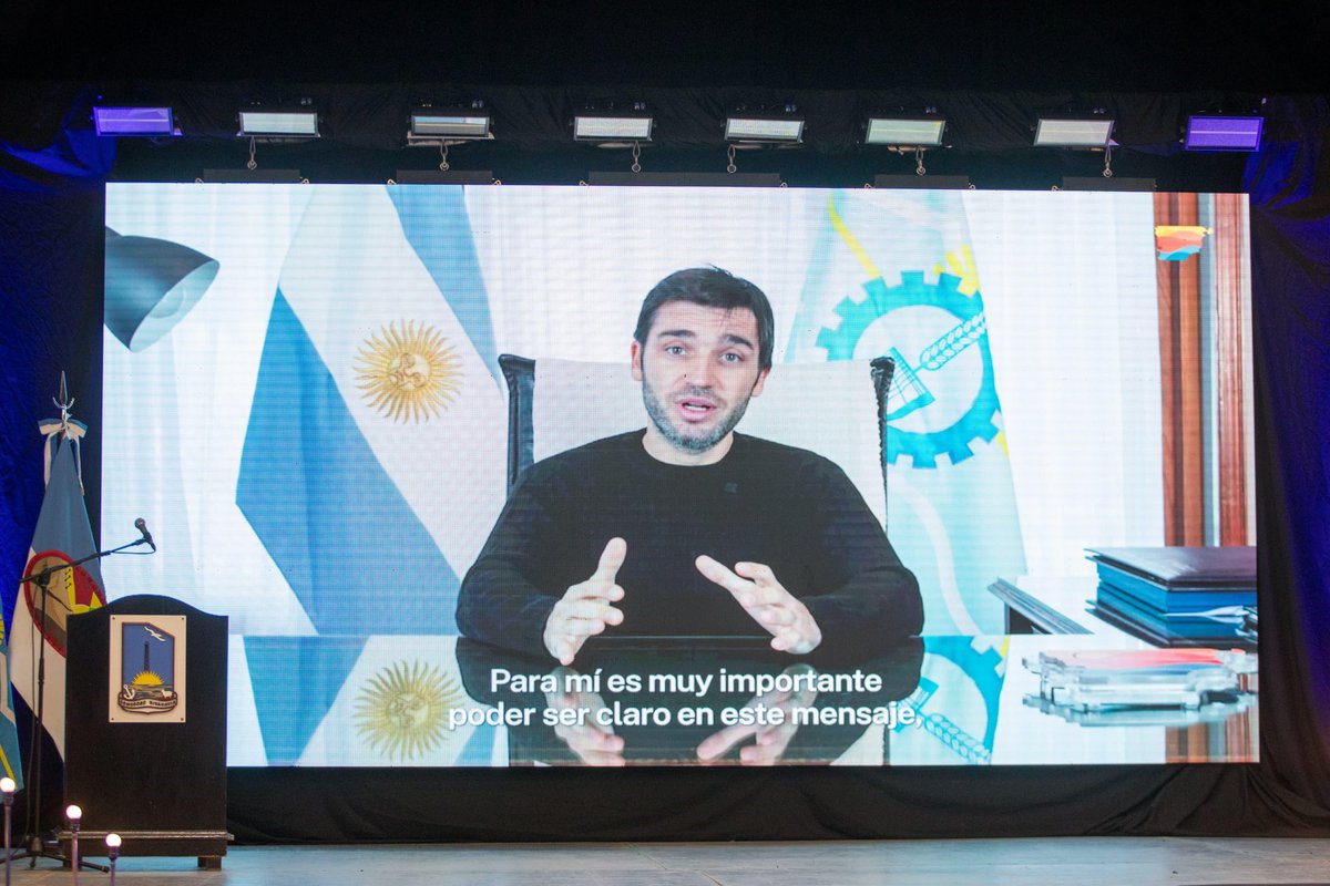 ¡FELIZ ANIVERSARIO, COMODORO RIVADAVIA!

Quiero desearles un muy feliz aniversario a todos los comodorenses y anunciarles, a 124 años de su fundación, que estamos llevando adelante las negociaciones necesarias para concretar una obra indispensable para el desarrollo de la ciudad: