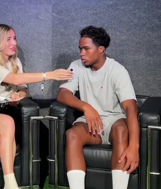 endrick en el descanso:

🇧🇷🎙️“que porque no juego en copa, liga y champions? bueno… curro en glovo los findes y los martes, miercoles y jueves en uber eats”