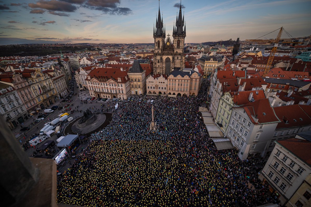 A huge gathering in Prague’s Old Town Square in spport of Ukraine. (Photo: The Million Moments for Democracy)