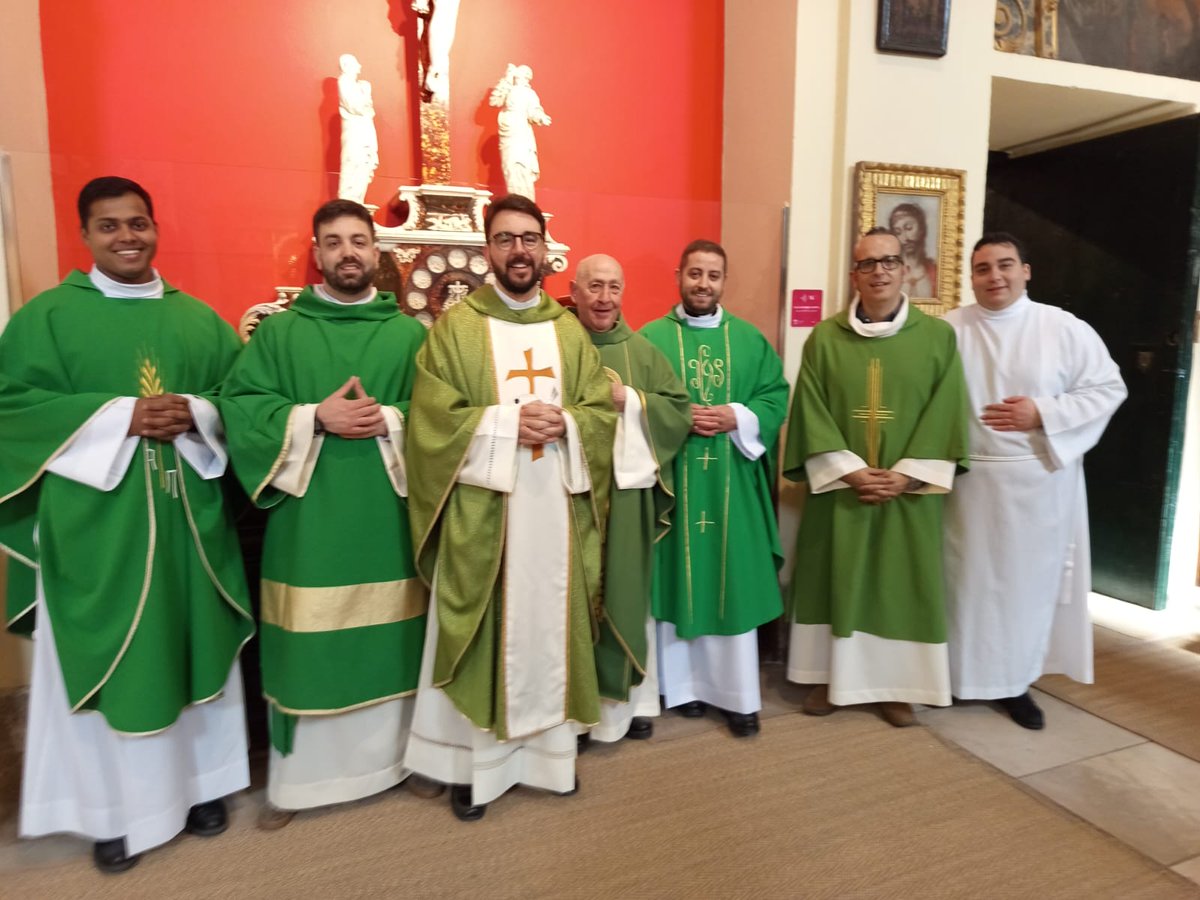 ToroUnidad's tweet photo. Hoy @Javi_PrietoP ha celebrado y presidido sus primeras Eucaristías en @ToroUnidad

Cada Eucaristía es una acción de gracias y hoy se hace visible en el nuevo sacerdote que fue ayer ordenado 

Que el Señor le ayude en esta vida sacerdotal y lo siga transmitiendo allá donde está https://t.co/oxsqs9X1IC
