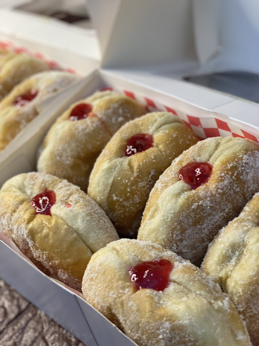 thebakeryng1's tweet image. Fluffy jam filled doughnuts ✨
#ilorin #bakerylife #bake #baking