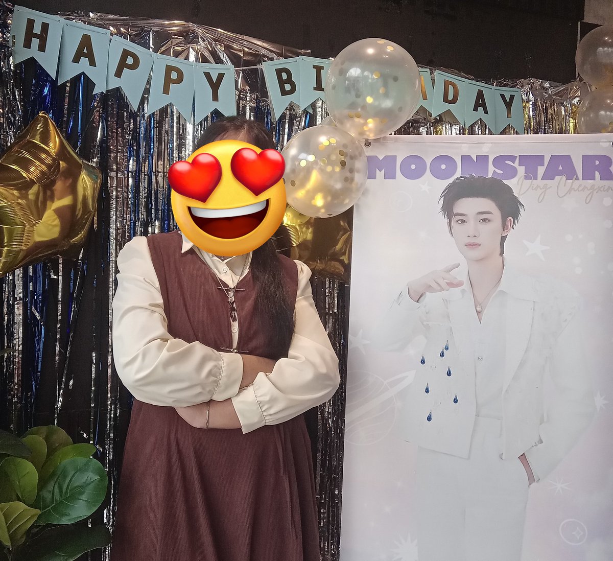 #MoonStar_DCX23th 
เฟ่ปีนี้เราดีใจมากๆที่ได้เป็นส่วนหนึ่งในการจัดเฟ่ ถ้าผิดพลาดประการใดขออภัยทุกๆคนด้วยนะคะ เป็นคาเฟ่แรกเลยที่ได้เข้ามาทำอะไรหลายๆอย่างแบบนี้ ขอบคุณผู้จัดหลักและผู้ช่วยอีกหลายๆคนเลย ทุกคนเก่งมากๆ สู้มากๆ วันงานมีอุปสรรค์หลายอย่างแต่ทุกคนเต็มที่มาก (ต่อ)