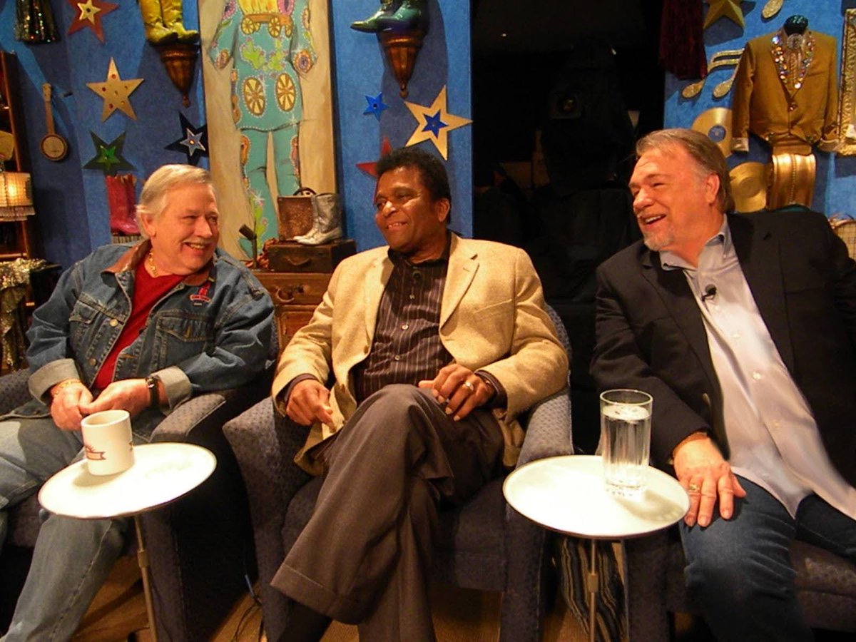 We sure did enjoy taping the Country’s Family Reunion shows over the years. Check out these #blastfromthepast photos from the tapings in this week's news! genewatsonmusic.com/countrys-famil… #realcountrymusic #mondaynews