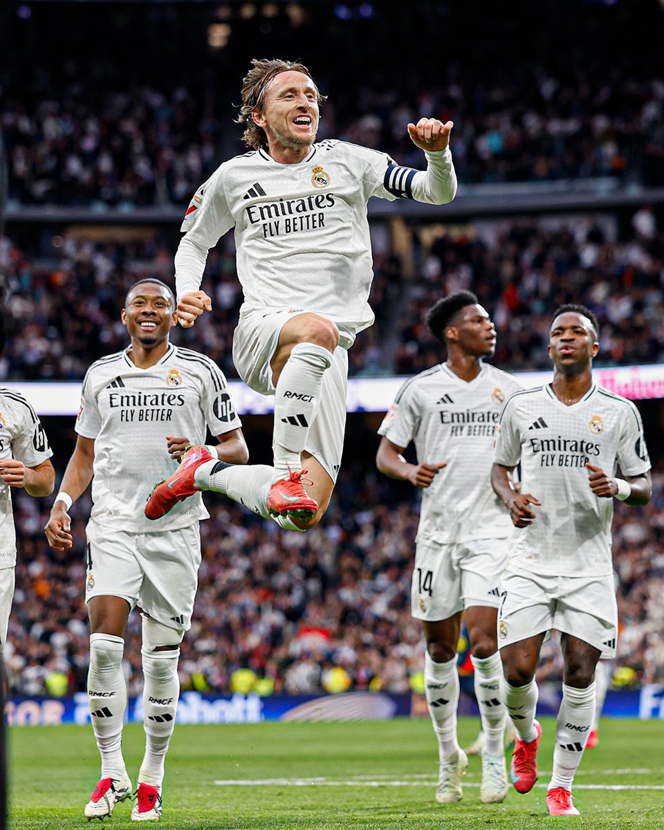 realmadriden's tweet photo. 🤩 WHAT A GOAL! 🤩 https://t.co/VRZUAOX49V