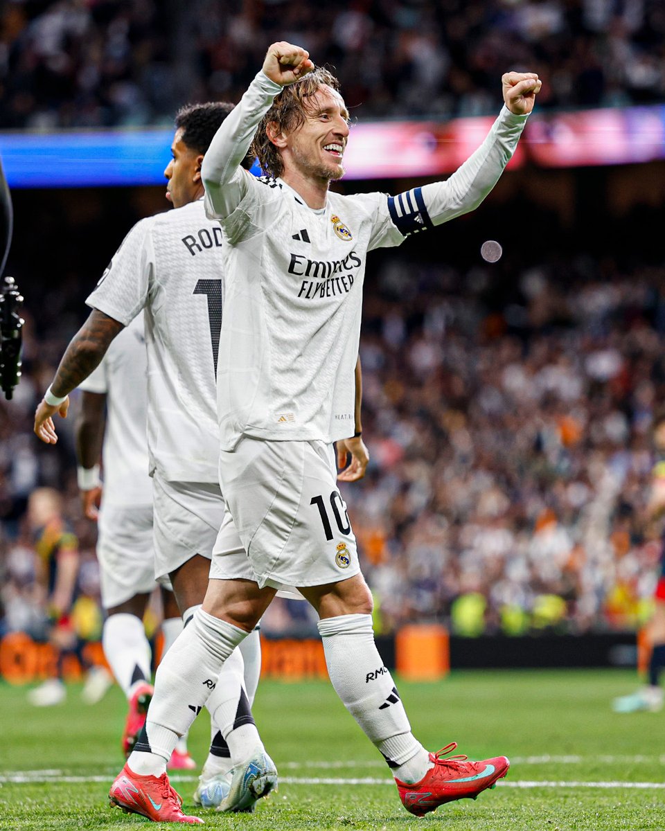 realmadriden's tweet photo. 🤩 WHAT A GOAL! 🤩 https://t.co/VRZUAOX49V