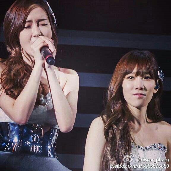 GorJessicaSY's tweet photo. แทยอนรู้ดีกว่าใครว่าเวลาที่เจสไฟติดละเจสจะทำได้ดีแค่ไหน ก้เรียนร้องเพลงกับครูคนเดียวกันเป็นปี ๆ เพราะงั้นแทยอนเลยเคยพูดกับเจสสิก้าหลายครั้งว่าเจสช่วยแทยอนการเมเนจวงบ่อย ๆ ดูสานตาแทยอนตอนมองเจสร้องเพลงสิ  แฟนคลับคนแรกของแทยอนก็คือเจสสิก้า ส่วนคนที่ชอบฟังสิก้าร้องเพลงที่สุดคือแทยอน https://t.co/7tqPrNdb3J
