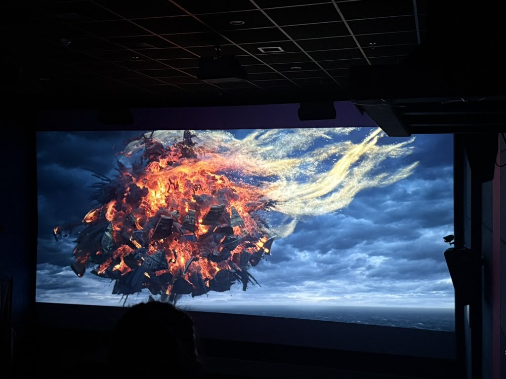 有一段快睡着了
自带主角光环的
打不死