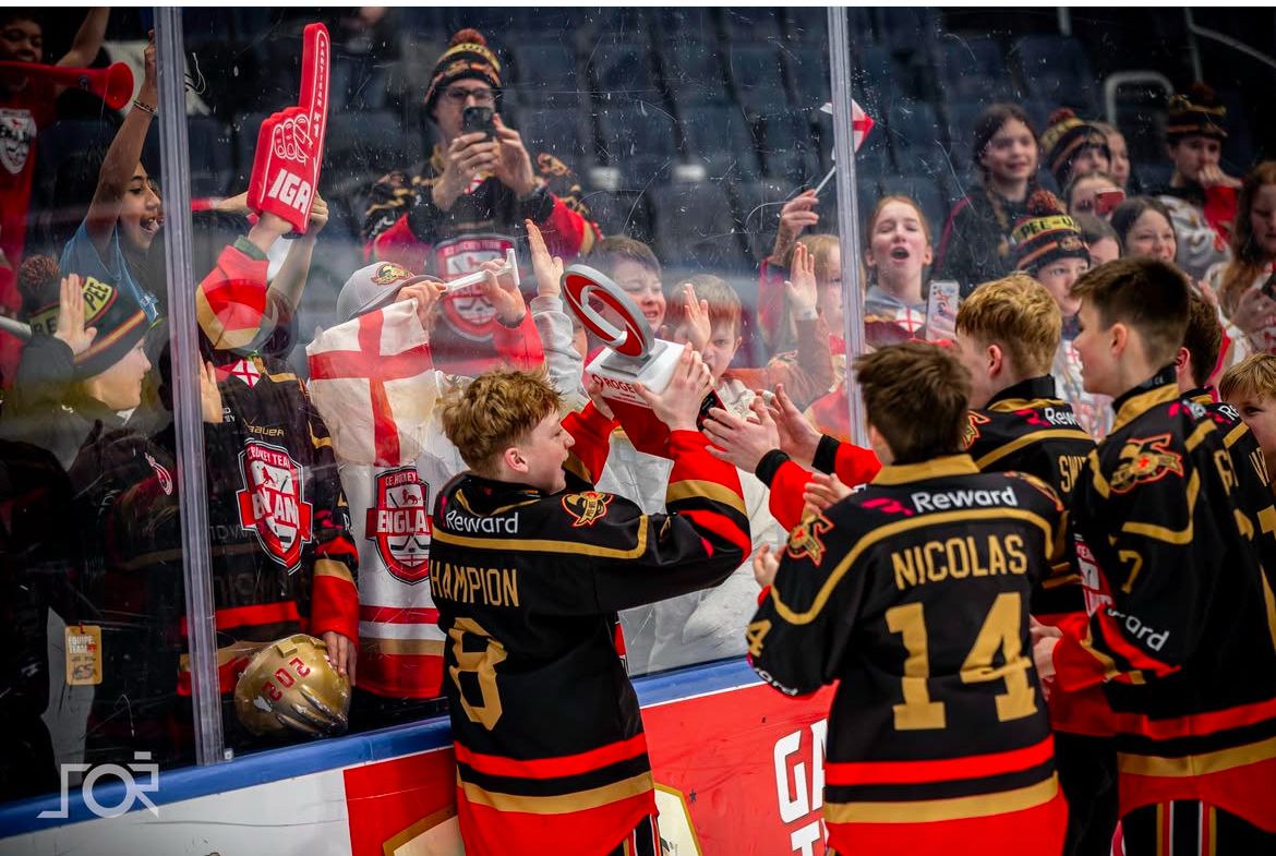 EngIceHockey's tweet photo. The lads have done it! 🏴󠁧󠁢󠁥󠁮󠁧󠁿🏆

England are champions at @tournoipeewee, defeating Sorel Ste-Julie Mariniers 3-0 in the Class BB final 👏 https://t.co/4zacbxu6Wl