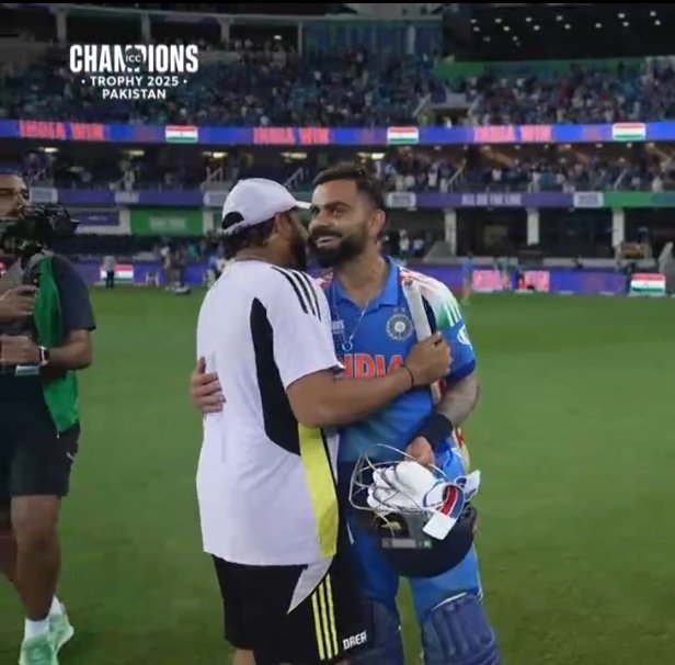 aftsyd's tweet photo. Rohit Sharma embraces Virat Kohli with pride and congratulations. 🥹❤️
#INDvsPAK
#ChampionsTrophy #ICCChampionsTrophy https://t.co/Jhtvm58KhO