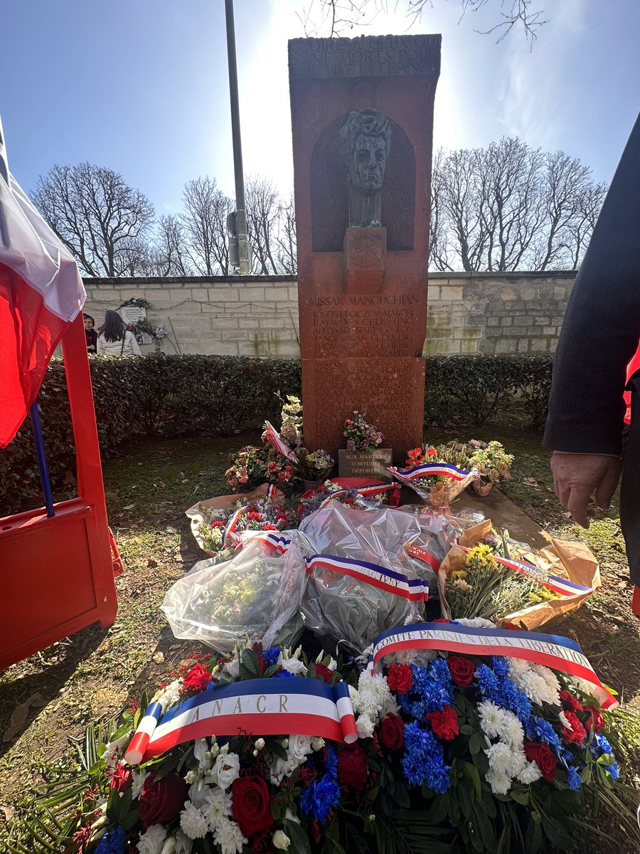 Ce matin au cimetière parisien d’#ivry, nous avons rendu hommage aux FTP-MOI 
Ces étranger.es et nos frères et sœurs pourtant. 
MORT.ES POUR LA FRANCE 
#manouchian #lafficherouge #resistance
#larmeedelombre