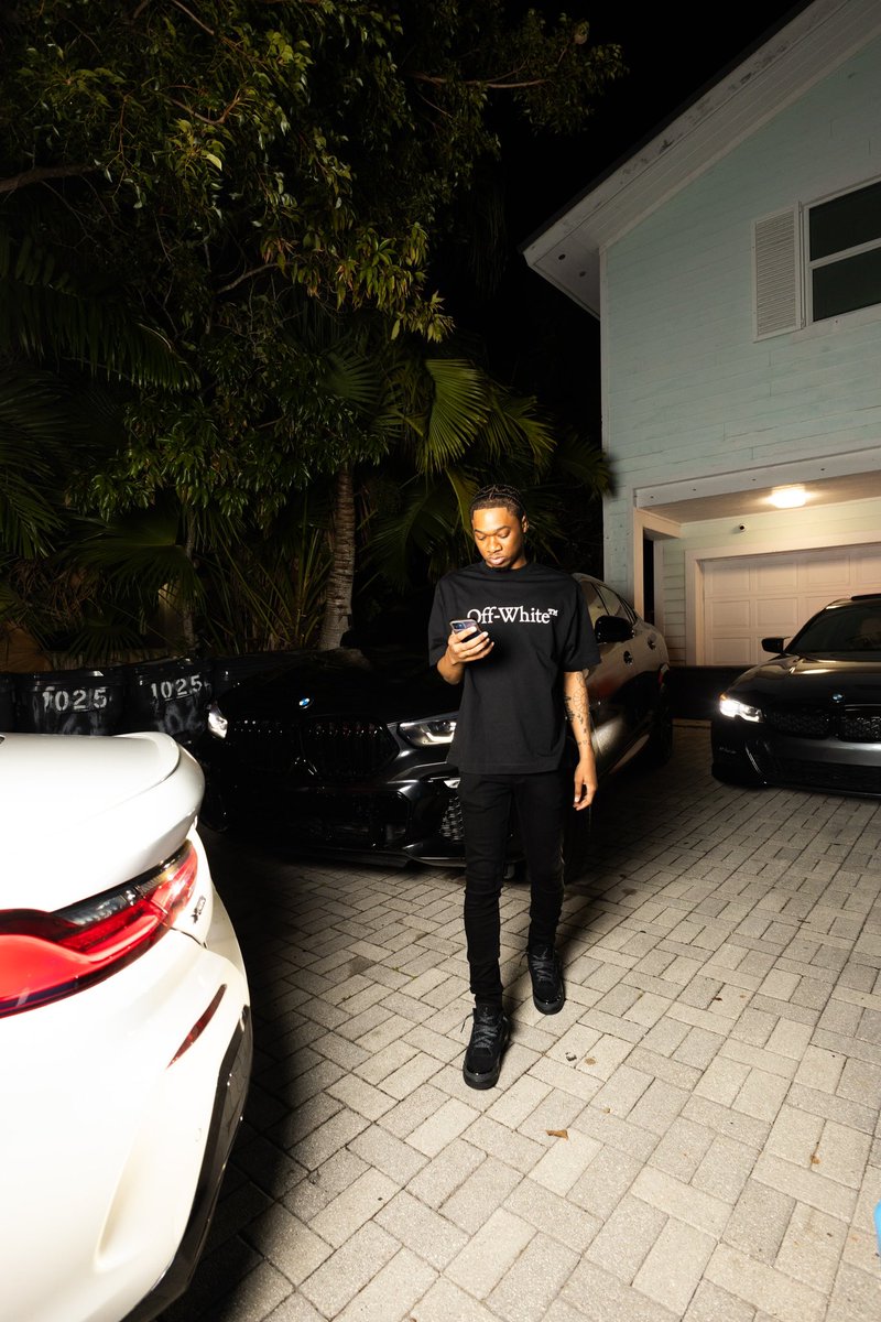 lilheadd22's tweet image. off-white on a dice night🎲