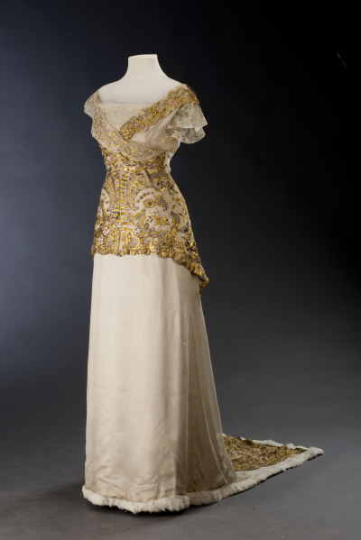 Evening dress, 1913. Museum of Decorative Arts in Prague.