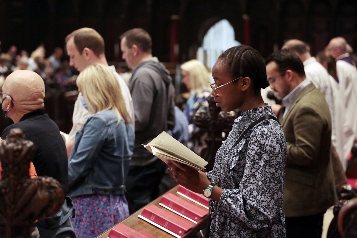 Join our clergy and Cathedral Lay Clerks in person or live online at 5.30pm today for Choral Evensong, with Procession to the Chapel of Saints and Martyrs of Our Own Time ⬇️

ow.ly/W3yw50R4Bff

#ChurchatHome #ChurchOnline #OnlineWorship
